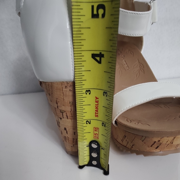 CL By Laumory Leather Cork Wedge Sandals (Patent White) Size 9/40 - Picture 7 of 7